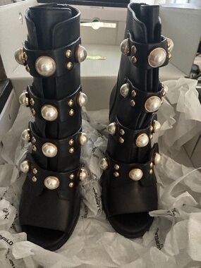 Karl Lagerfeld Heels Booties Brand New size 5.5